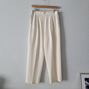St.John Basics Cream Santana Pleated Pockets Crease Knit Elastic Waist Pants